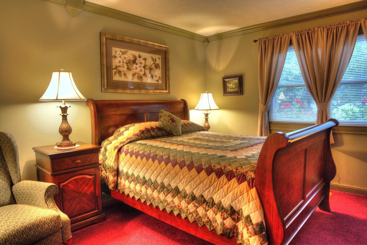 Los Gatos Bed & Breakfast Penn Yan Buitenkant foto
